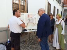 Julián Nieva saluda a los participantes del certamen de pintura rápida