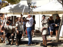 Julián Nieva junto a los expertos de tiro con arco