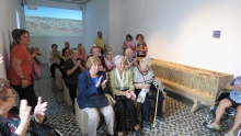 Residentes de la Ciudad de los Matrimonios de Ciudad Real han visitado los museos de Manzanares