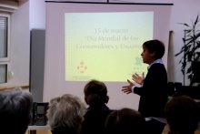 Charla de consumo en el Centro de Mayores