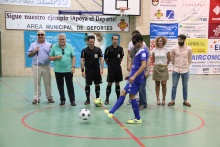 Saque a ciegas en el fútbol sala por la Semana de la ONCE