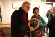 Visita de la ONCE al Museo del Queso Manchego y cata a ciegas