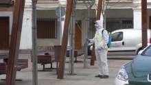Desinfección de mobiliario urbano en Manzanares