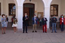 Minuto de silencio en homenaje a las víctimas de la COVID-19 en Manzanares (último día de luto oficial en España)