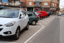Nuevas plazas de aparcamiento y paso de peatones en la calle Alfonso Mellado
