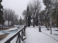 La nieve ha cuajado en zonas como el parque de Julián Gómez-Cambronero