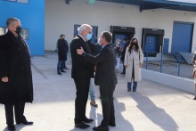 Saludo de Page al alcalde a su llegada a Manzanares