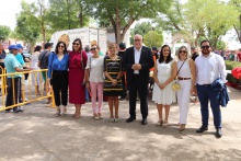 Miembros del gobierno municipal en la comida popular