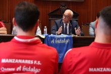 Recepción en el Ayuntamiento al Quesos El Hidalgo Manzanares FS 2023-24