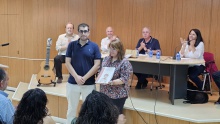 La ONCE entregó un ejemplar en Braille a la biblioteca municipal