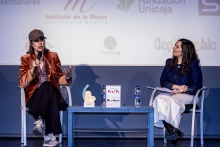 Mabel Lozano presentó su novela 'Ava' en la charla que mantuvo con la periodista Irene Ruiz