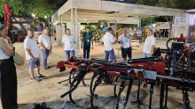 Jurado del concurso visitando los estands de Fercam