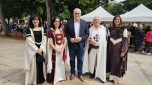 El alcalde junto a miembros del equipo de gobierno durante la comida popular del domingo El alcalde junto a miembros del equipo de gobierno durante la comida popular del domingo