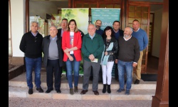 Miembros de la Interprofesional del Melón y Sandía con la concejala de Agricultura de Manzanares