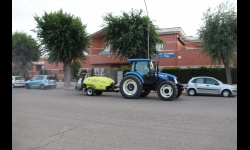 Desinfección ante la residencia de mayores Los Jardines