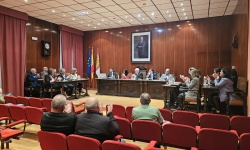 El pleno de abril terminó con el aplauso unánime a Joaquín Avilés que dejará la Secretaría General del Ayuntamiento tras cinco años