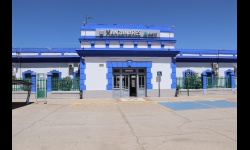 Fachada de la estación de ferrocarril de Manzanares