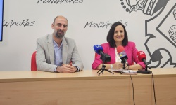 El doctor Javier Domínguez y Prado Zúñiga en rueda de prensa