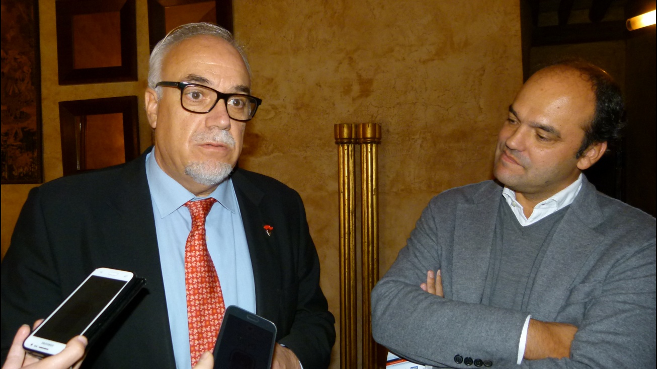 Julián Nieva y José Carlos Díez durante su atención a los medios de comunicación