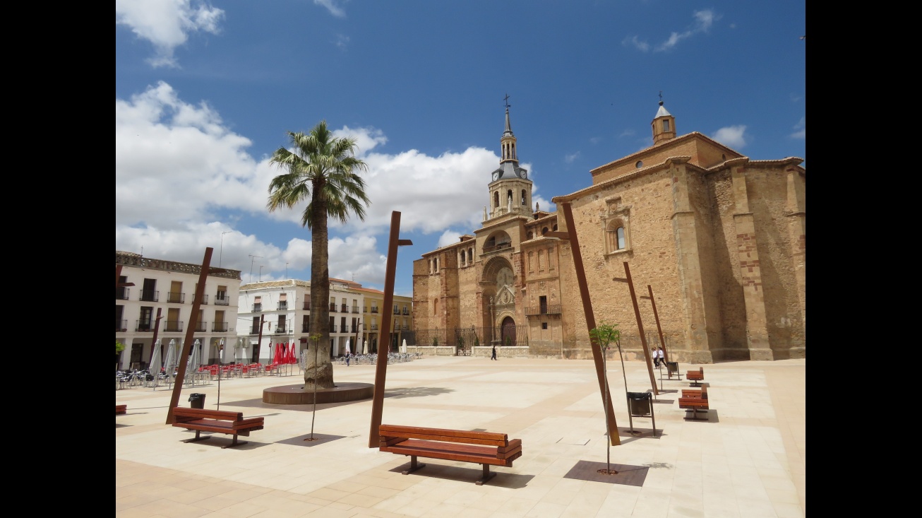 La torre parroquial es uno de los temas del concurso