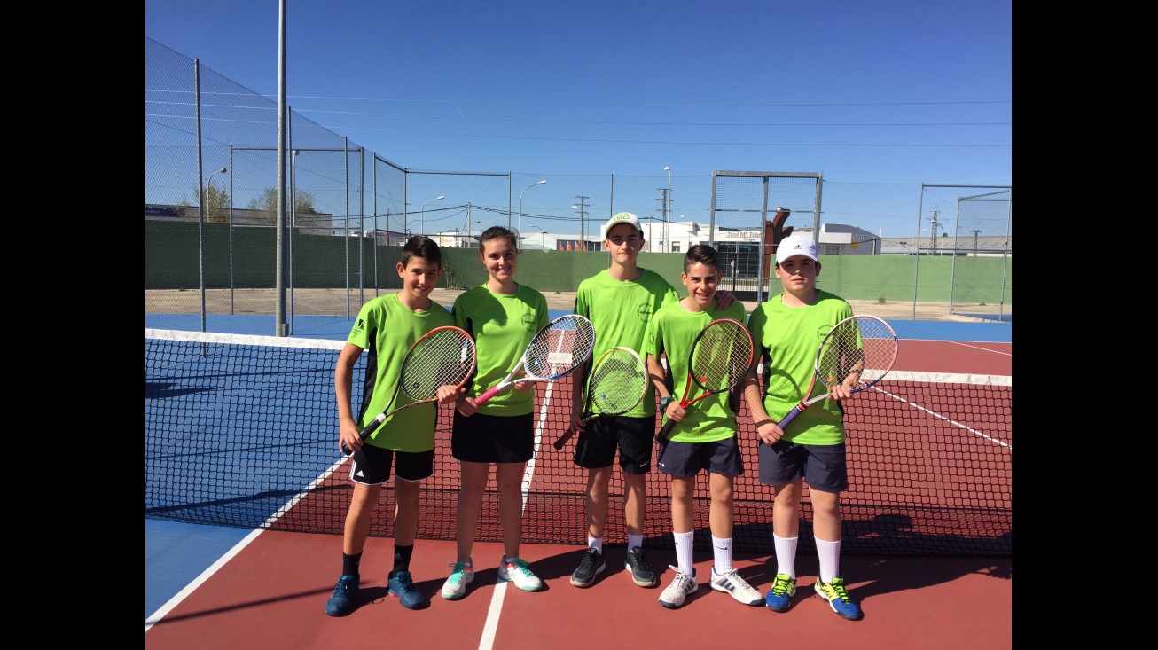 Equipo de la Escuela Municipal de Tenis de Manzanares
