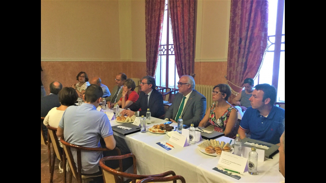 Julián Nieva, alcalde de Manzanares en el coloquio sobre energía y calidad del aire
