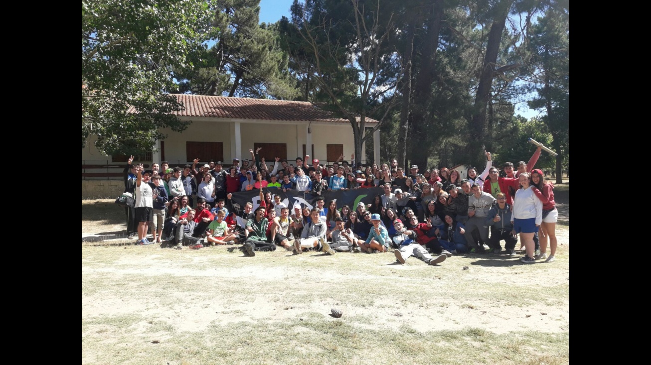 Adolescentes participantes en el Campamento Olimpiadas Riopar