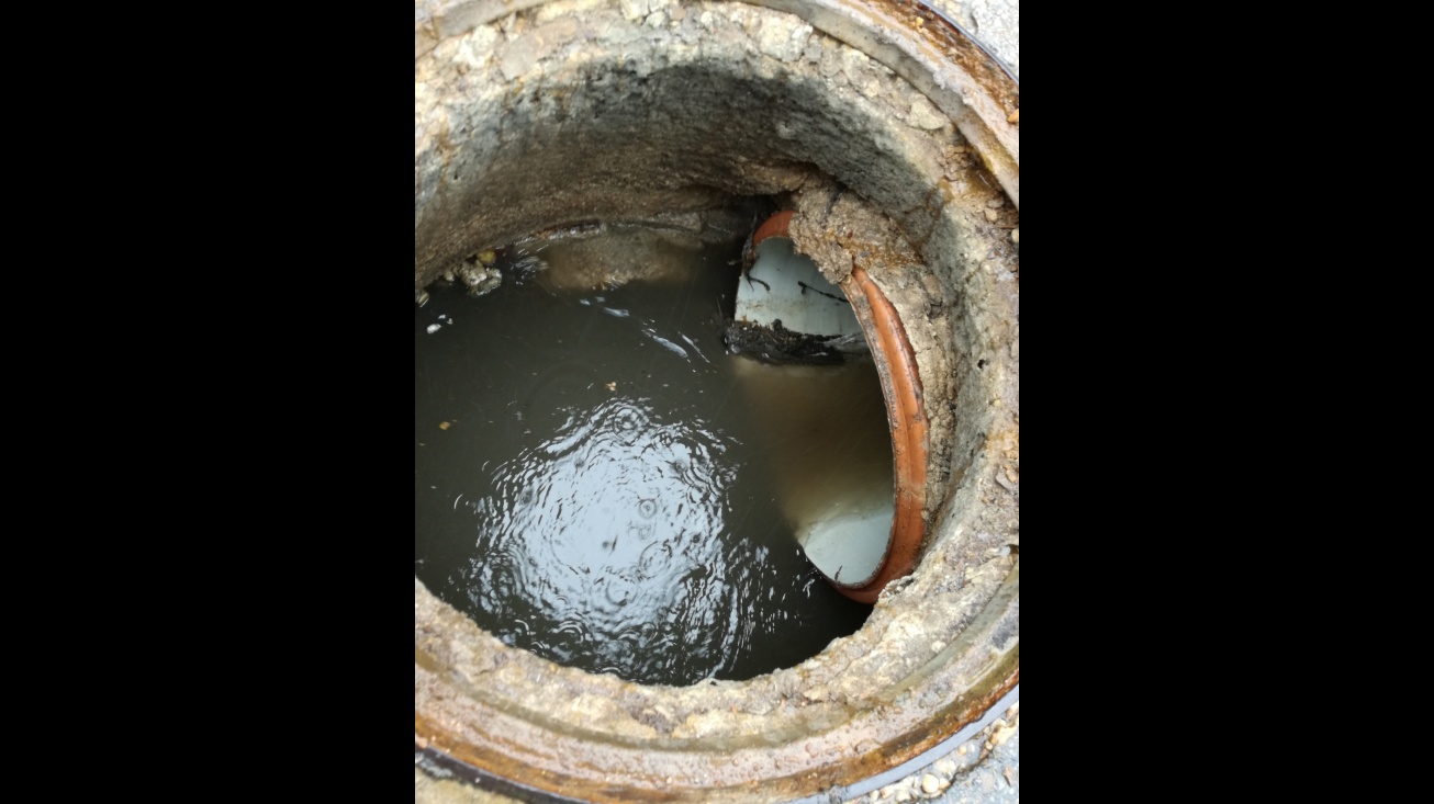 En la inspección se constató la circulación de agua por la conducción no autorizada