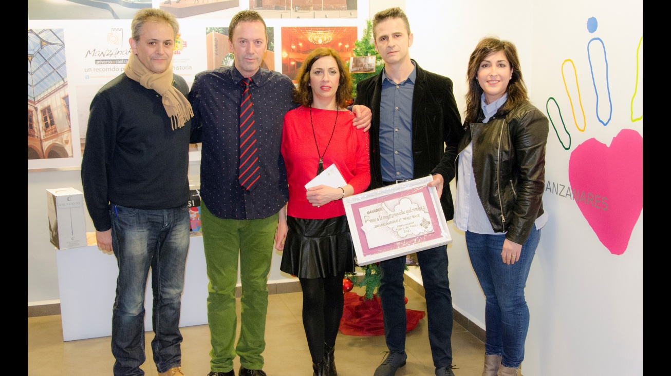 El Toro recibe su premio del concurso