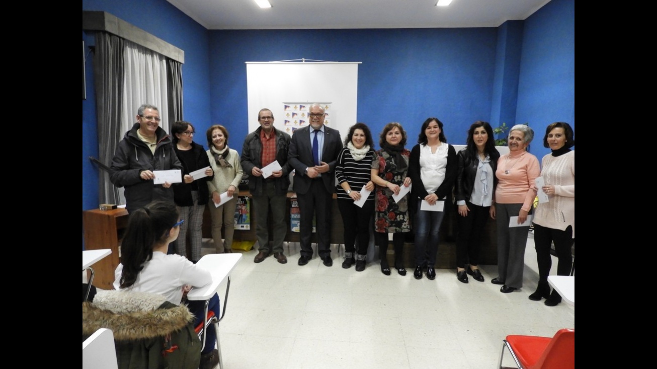 Algunos de los ganadores de bonos anuales de la piscina climatizada y sala cardio