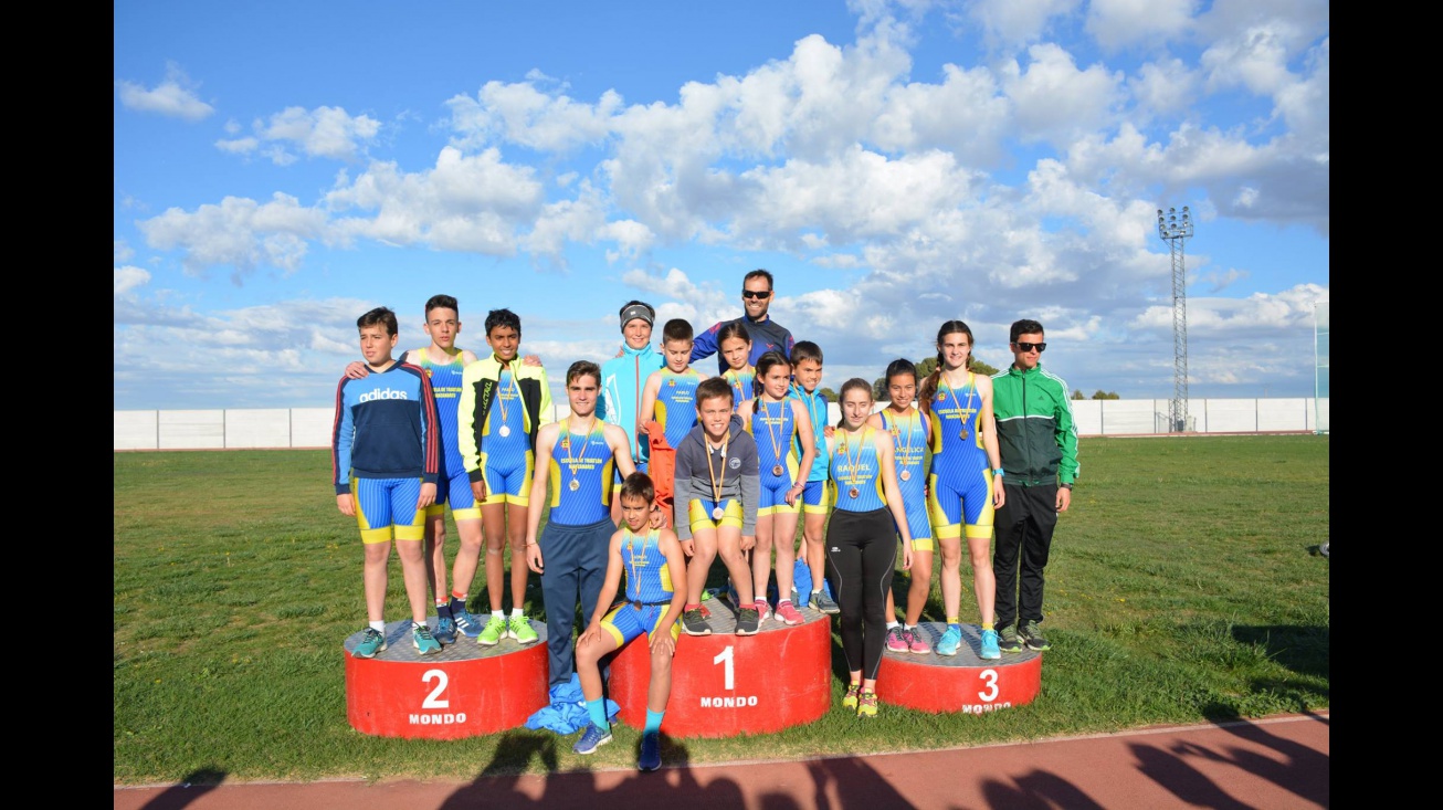 Competidores de la Escuela Municipal de Triatlón