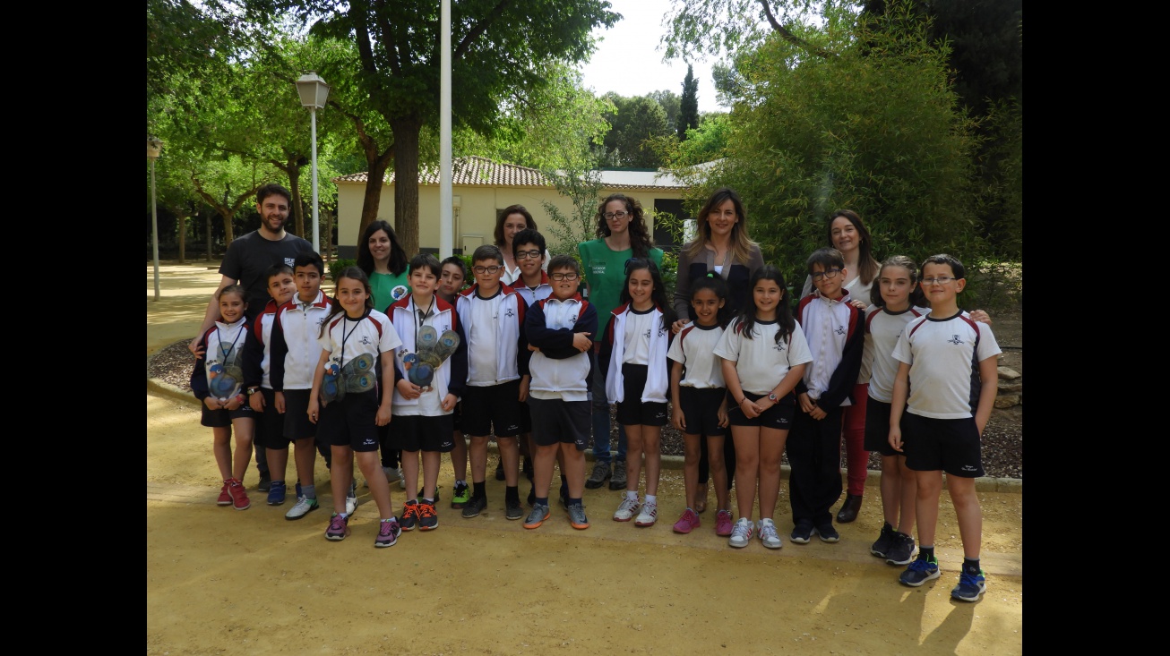 La concejala de Medio Ambiente acompaña a los participantes de 'Mi parque es diferente'
