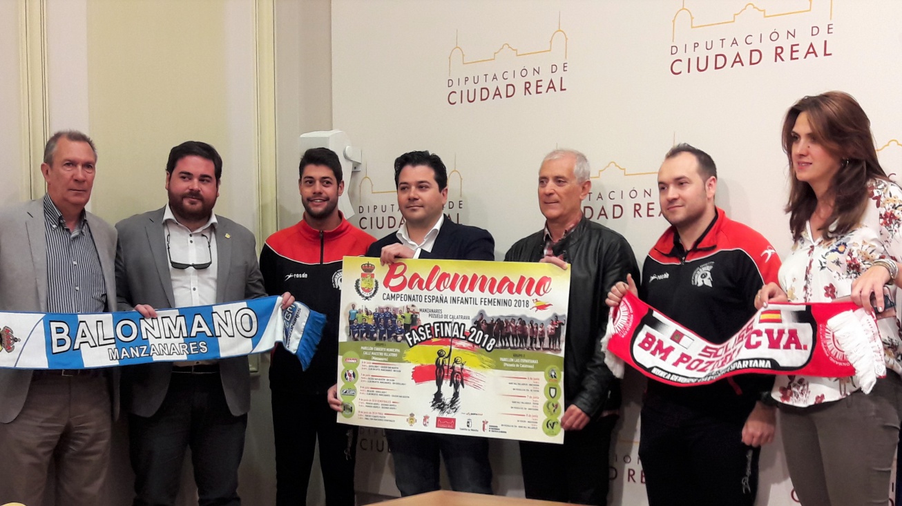 Foto conjunta tras la presentación del Campeonato de España