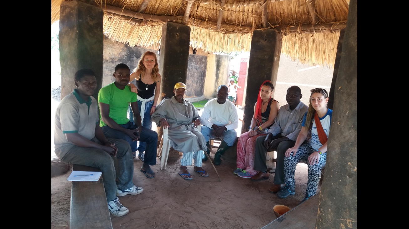 Maribel junto a otros compañeros en una actividad internacional 