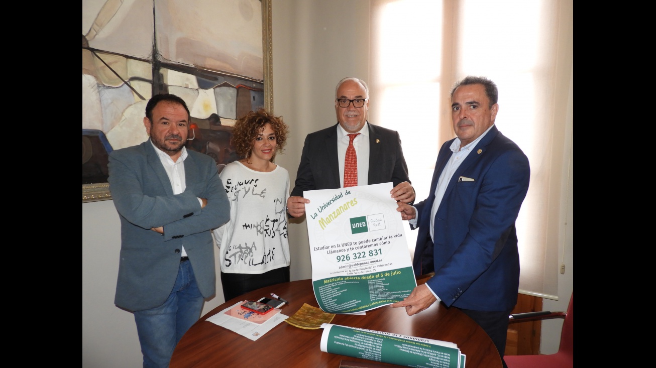 Presentación de la campaña informativa de la UNED