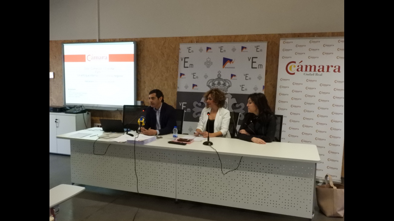 Imagen de archivo - curso 'Comenzar a exportar' con Cámara de Comercio