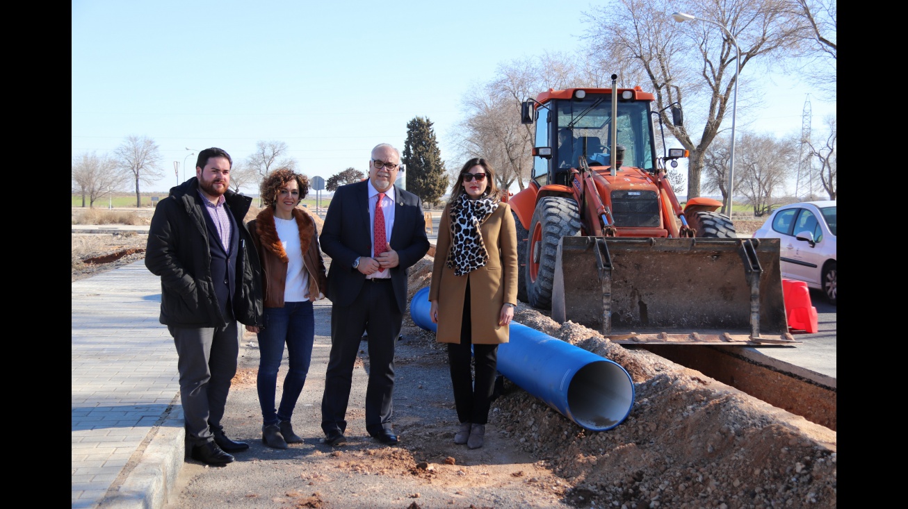 Obras en la red de abastecimiento de agua en Manzanares