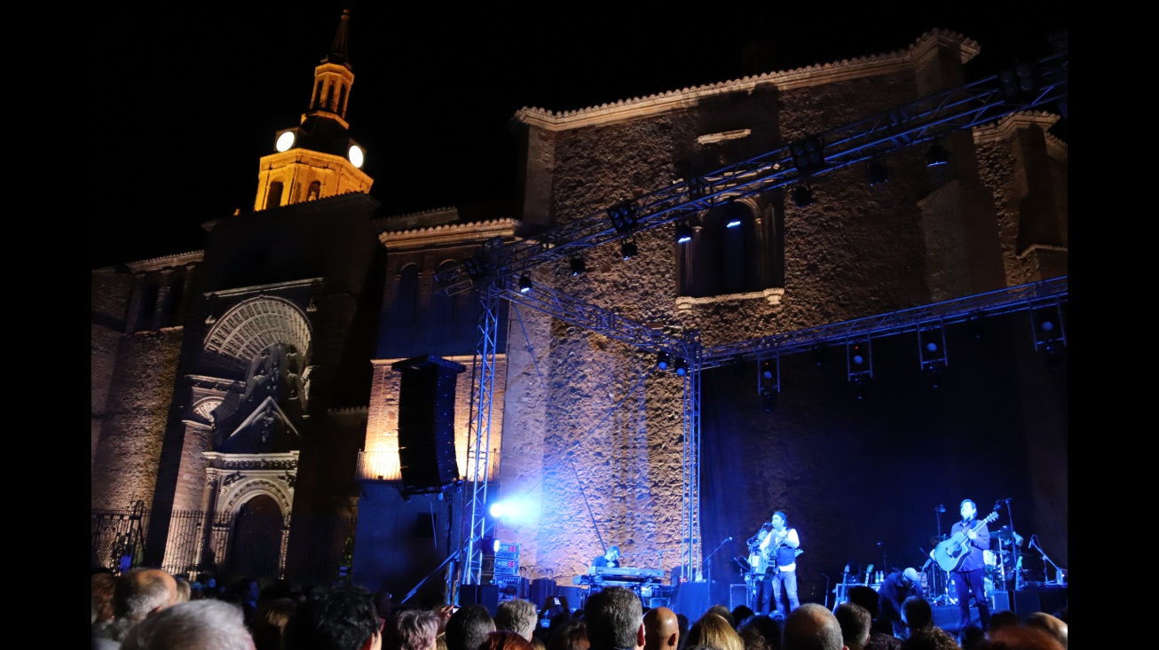 Concierto de Los Secretos en la plaza de Manzanares