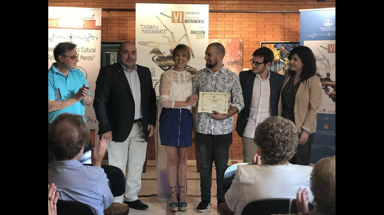 Presentación VI  Curso de Perfeccionamiento Instrumental y Técnica de Dirección