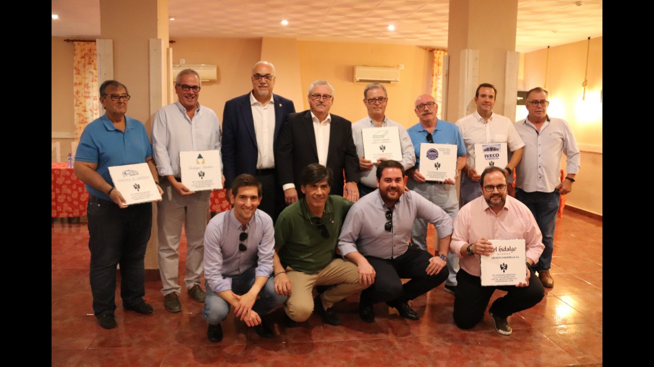 Reconocimiento a patrocinadores del Manzanares CF