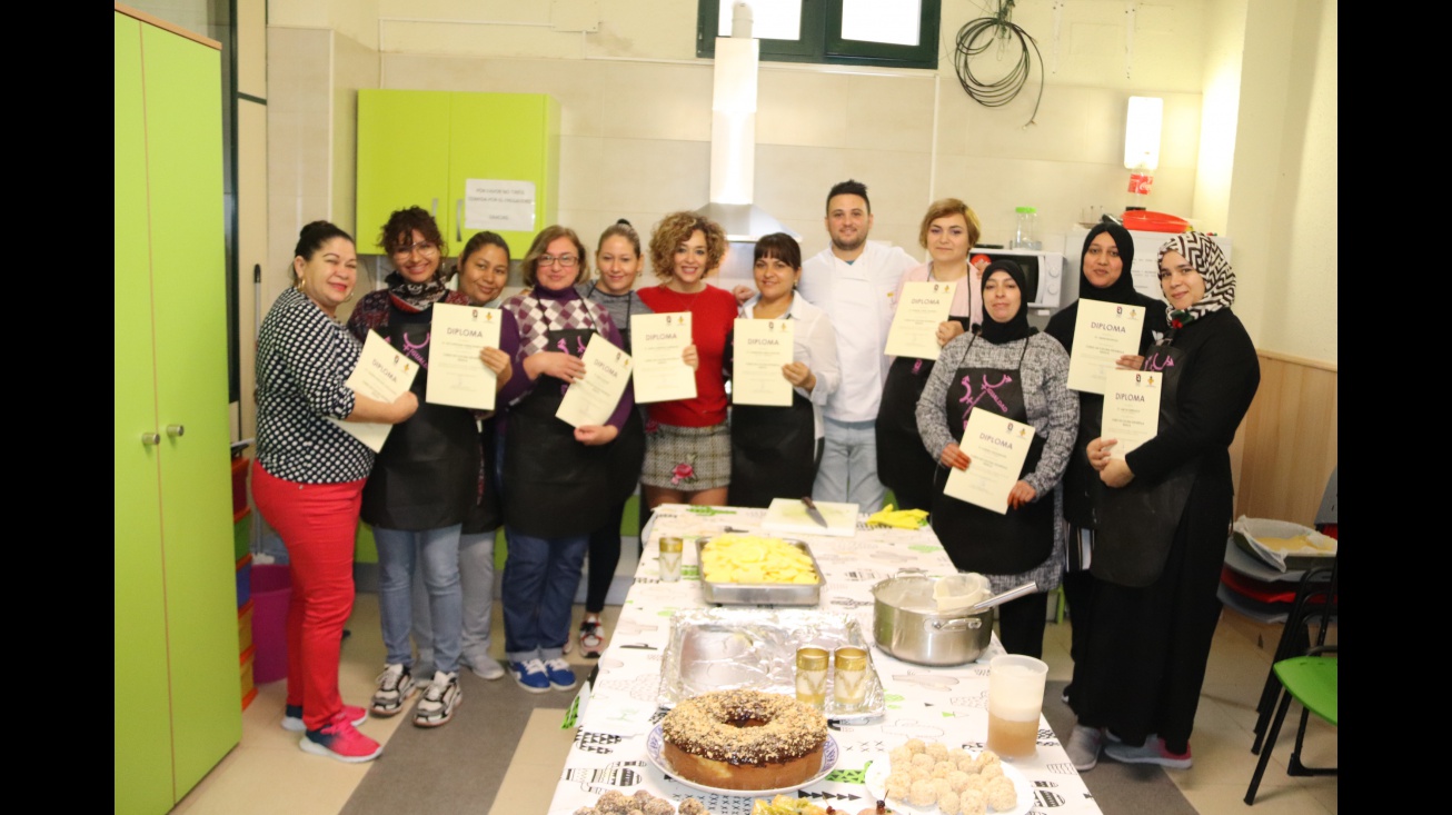 Las participantes recibieron sus diplomas