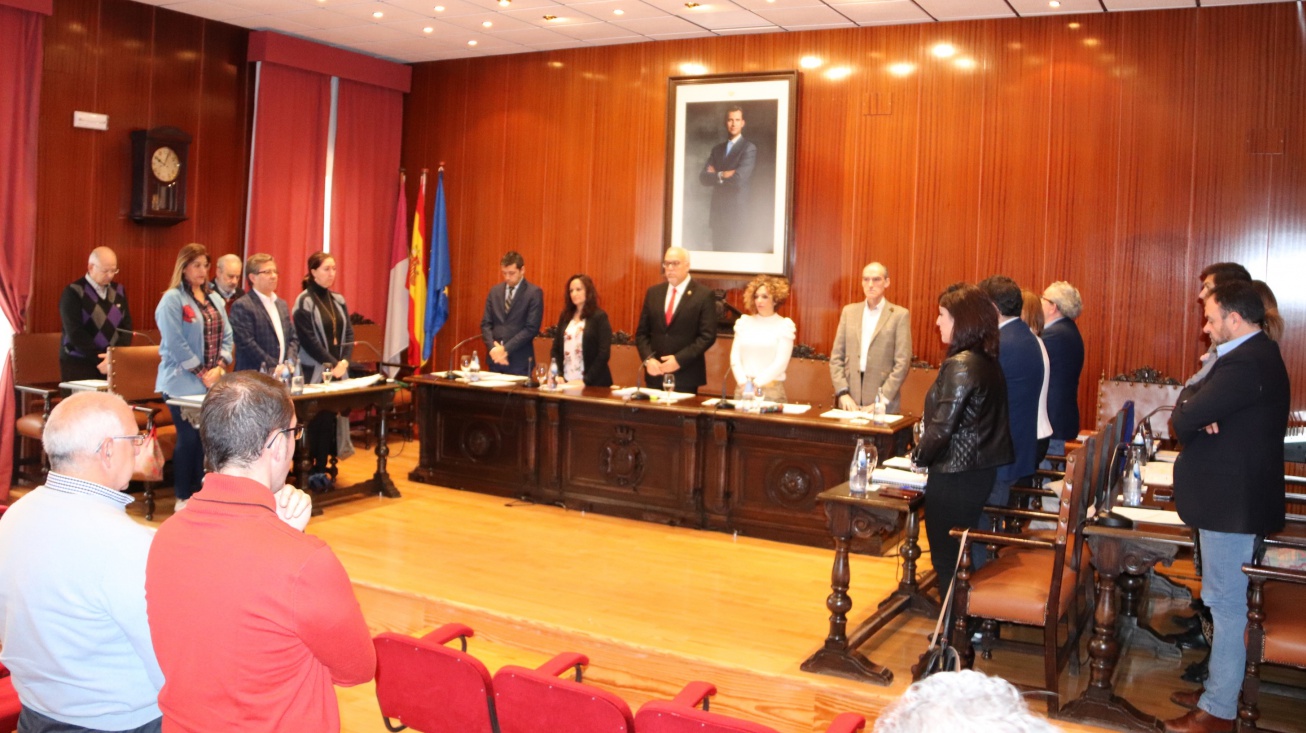 Minuto de silencio en memoria de las víctimas de la violencia machista