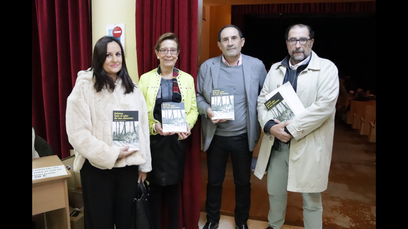 Presentación del libro 'Relatos bajo el calor de una chimenea' de Federico García
