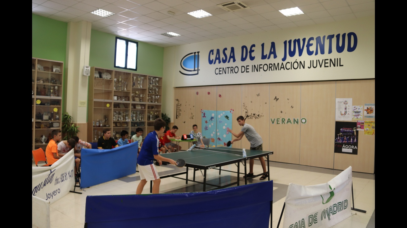 Tenis de mesa en la Casa de la Juventud