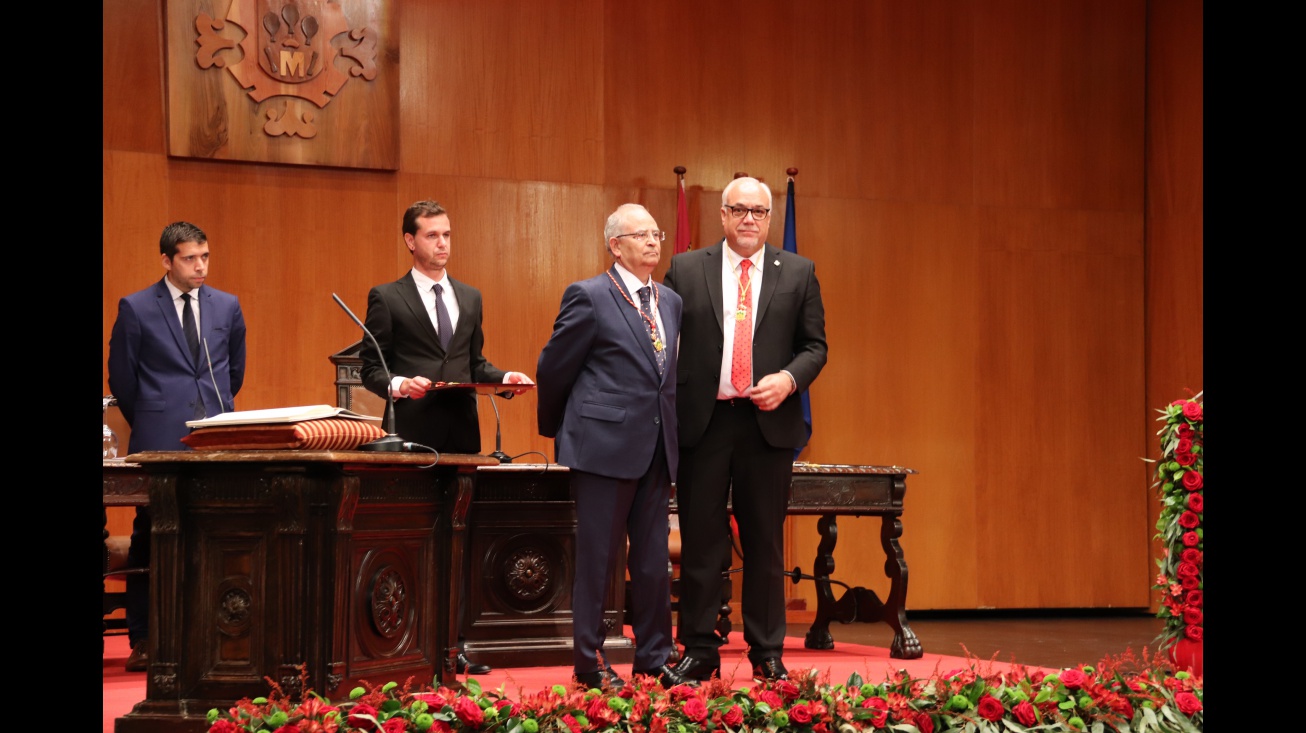 Jerónimo Romero-Nieva junto a Julián Nieva en su toma de posesión como concejal de UCIN en junio de 2019