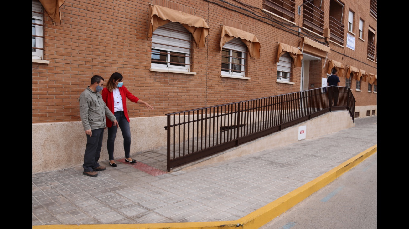 Nueva rampa en la residencia 'La Milagrosa'