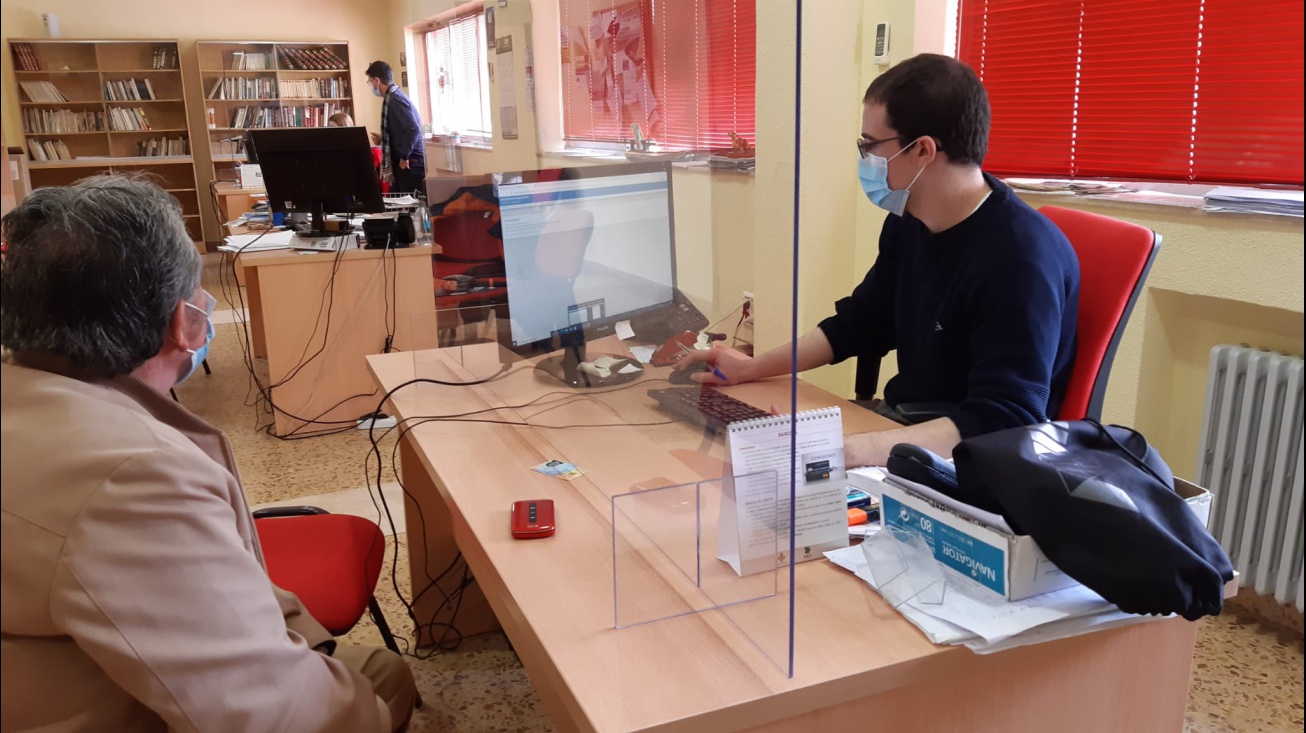 Uno de los jóvenes cualificados ha trabajado como orientador laboral en el SOIL