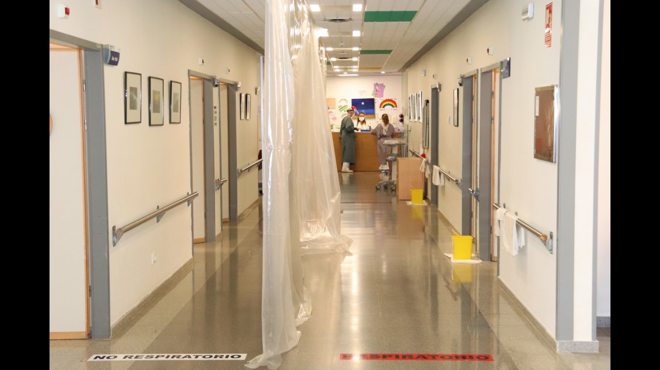 Pasillo de urgencias del hospital de Manzanares