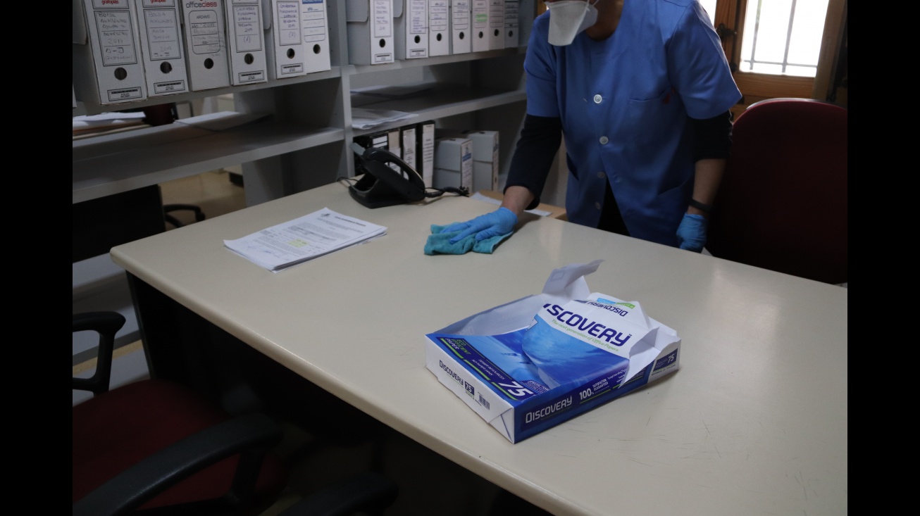 El Ayuntamiento de Manzanares seguirá con el refuerzo de limpieza del programa ‘Colegio Seguro’