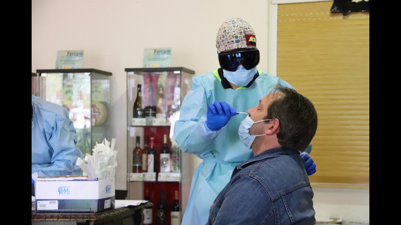 Prueba PCR realizada a un vecino de Manzanares